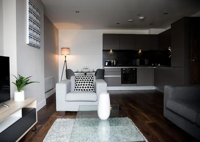 Onpoint Apartments - Spacious 2 Bedroom Apt - City Centre With Balcony